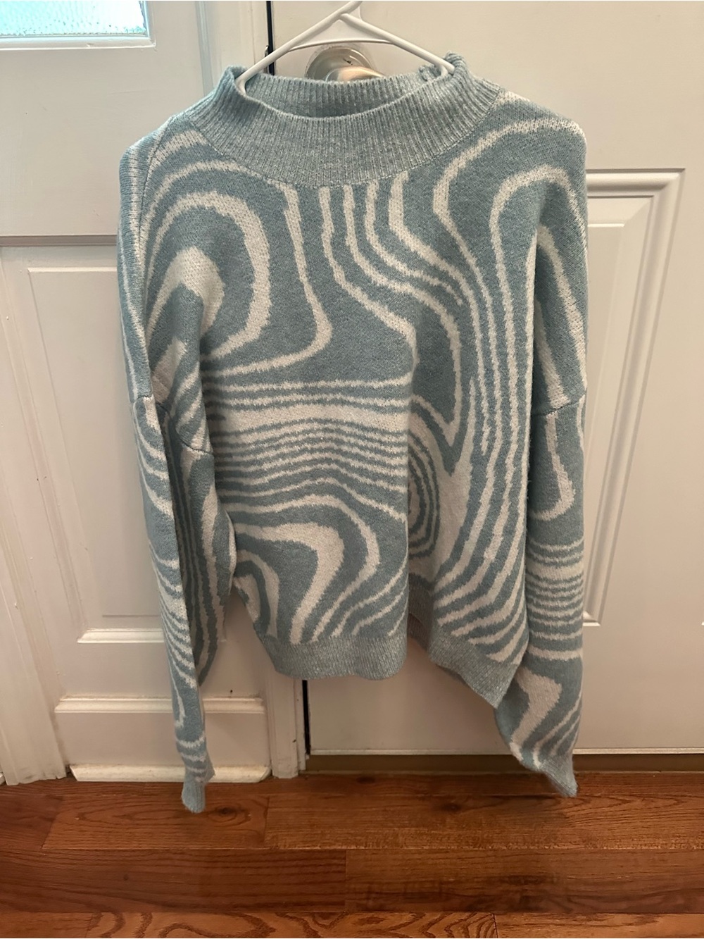 Pinch blue and white swirl mock neck sweater women’s size large only worn once